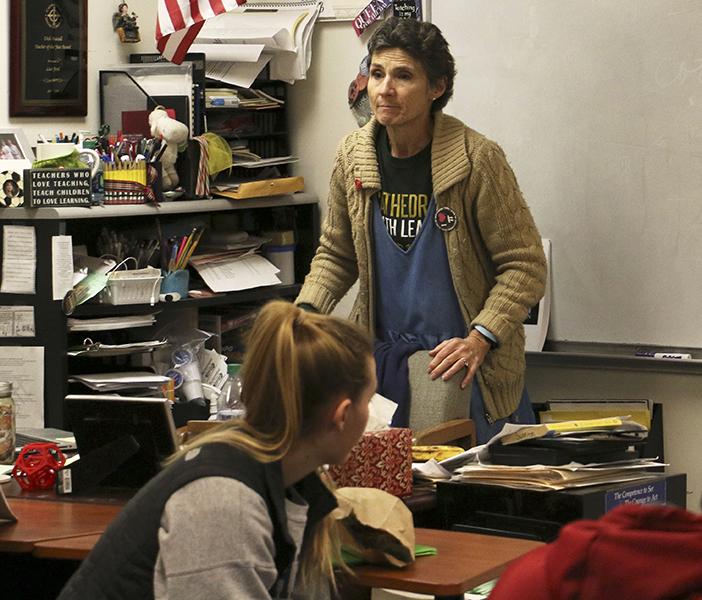 Math teacher Mrs. Lisa Ford teaches a Precalculus class on day 2 on Jan. 6. She said, “I love teaching the kids of kids I taught. Part of it is because the kids I taught stay kids in my memory forever.”
