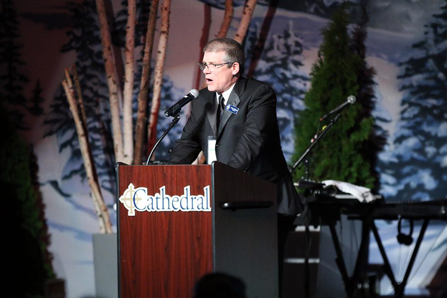 Cathedral President Mr. Rob Bridges addressed the crowd at last year's ShamrAuction. 