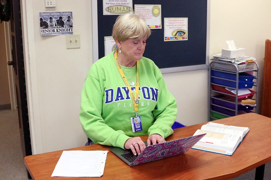 English teacher Mrs. Melina Bundy records attendance during her G period class on Jan. 31. Bundy offered suggestions to parents who will attend parent/teacher conferences on Feb. 7. 