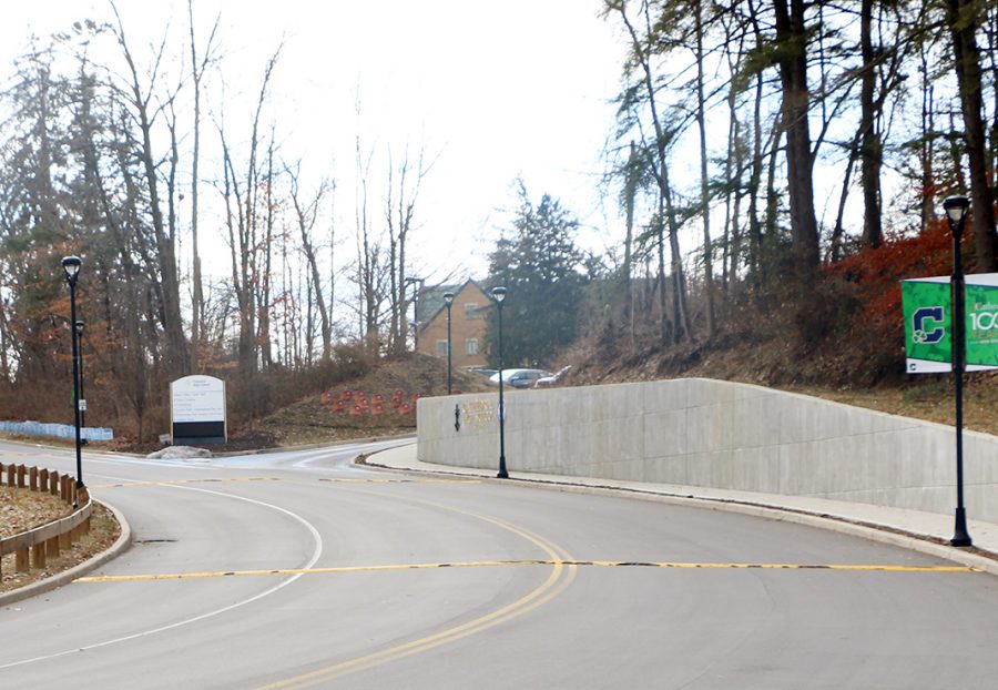 Interstate 465 may be a mess, and 56th Street no doubt is covered in ice, 
but odds are good the Hill will be pristine by the time students arrive. 
Turf Dogs and EMS employees who take care of the pavement, sidewalks 
and buildings tell their stories. 
