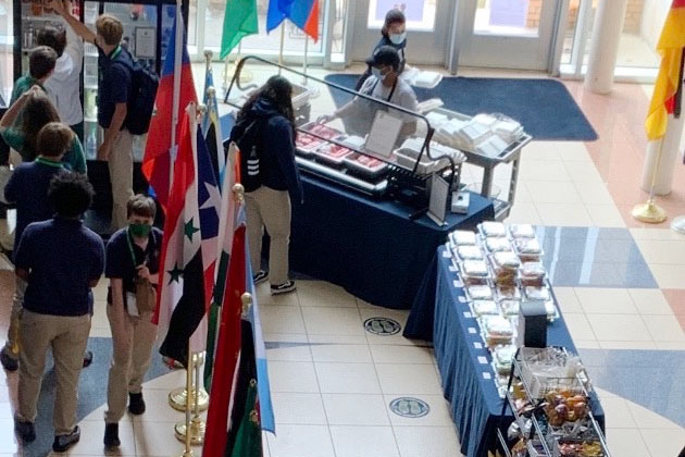 During A period on Aug. 27, students buy their lunch in the atrium. 