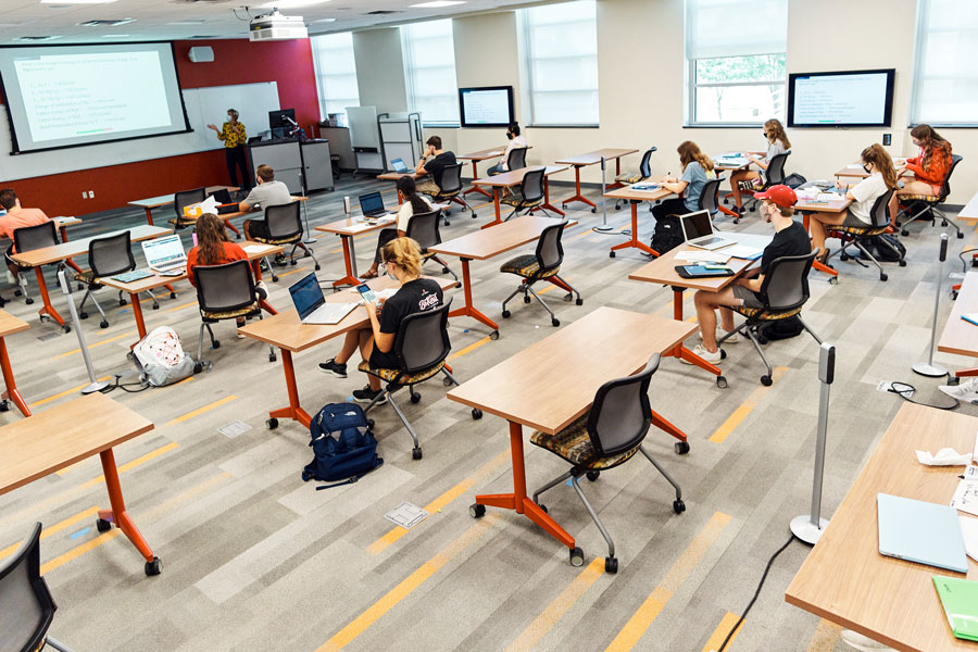 Students at Indiana University adhere to socially distancing guidelines during a chemistry class. / Photo courtesy Indiana University / Used by permission. 