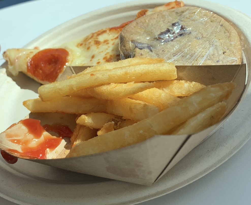 Junior Deric Cannady’s freshly unseasoned French fries. Good crisp, poor flavor. A perfect example of lunchroom inconsistency.